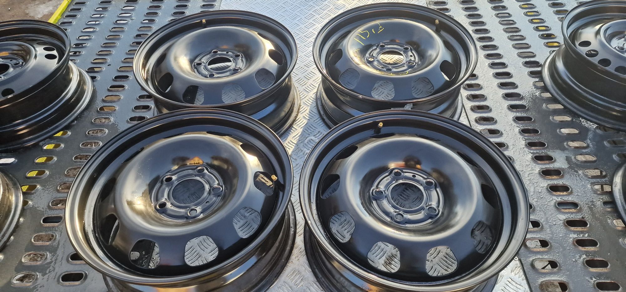 Felgi Stalowe Dacia Duster R16 5x114.3- ET50- 6.5J+czujnikiTMS