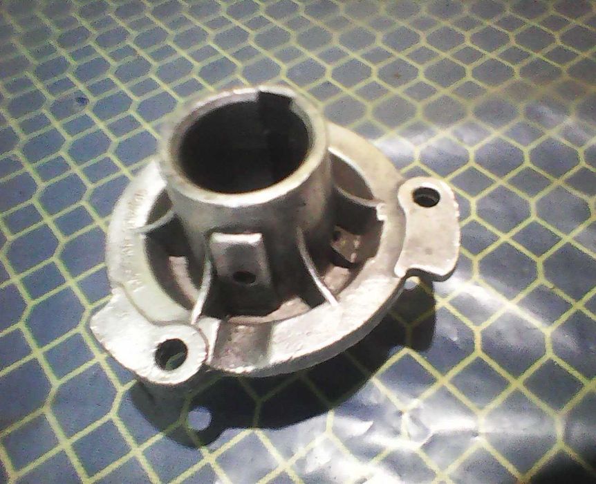 Продам поцинк. прицеп 750 кг