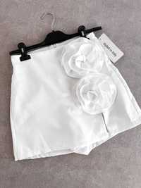 Biale spodnicospodnie spodnicoszorty z rozami 3D roze 34 36 jak varles