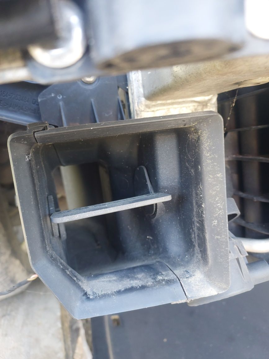 Pneumatyczna kierownica wlot powietrza bmw e60 e61 lift