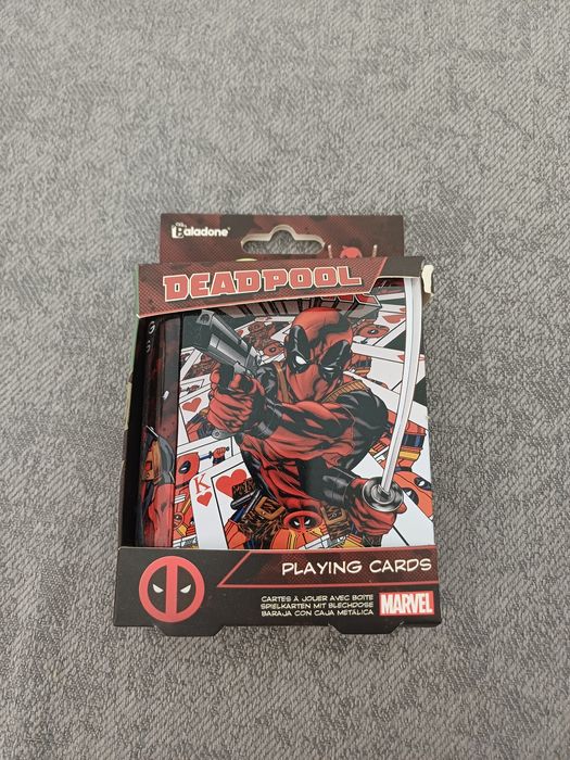 Conjunto de artigos Marvel e DC