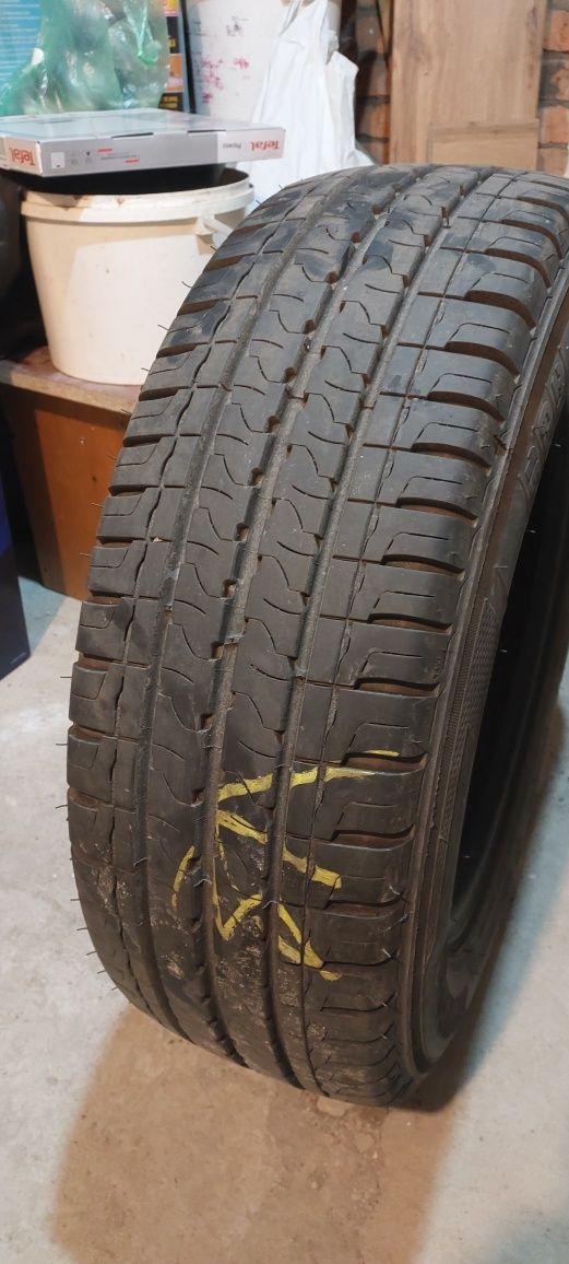 Продаю б/в шини 215/65 r16С Kleber