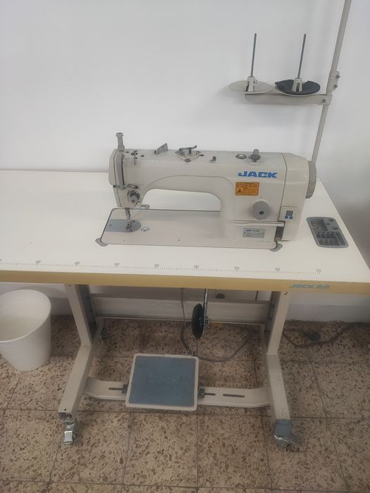 Máquina industrial ponto corrido