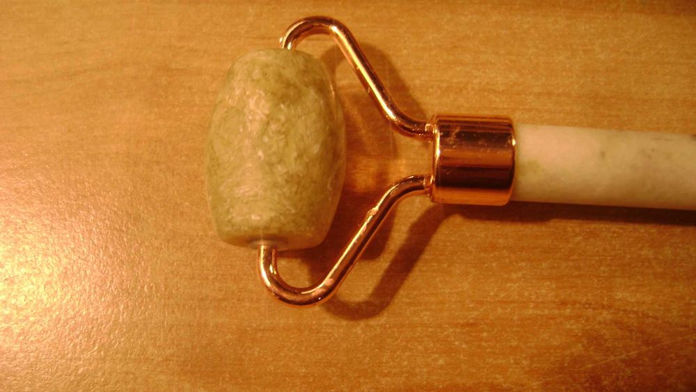 Starocie z PRL - Stare narzędzia = Masażer do twarzy jadeitowy