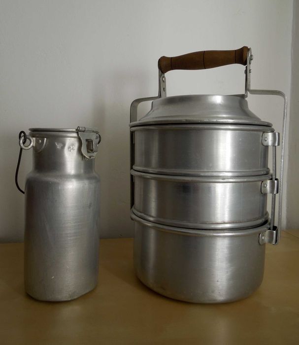 Marmita e leiteira vintage em alumínio /Vintage lunch box and milk can