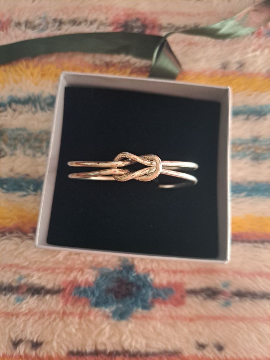 Pulseira rígida em prata