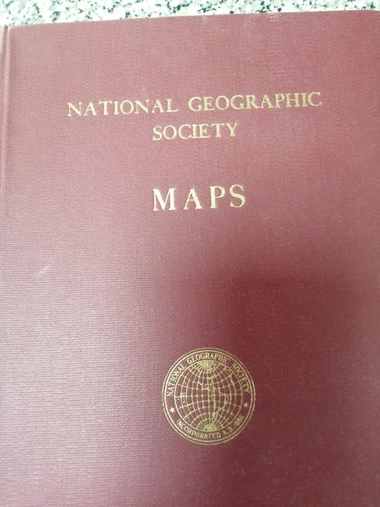 Livro nacional geográfica antigo