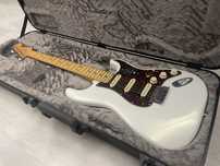 Нова Fender American Ultra Stratocaster HSS (2200$)