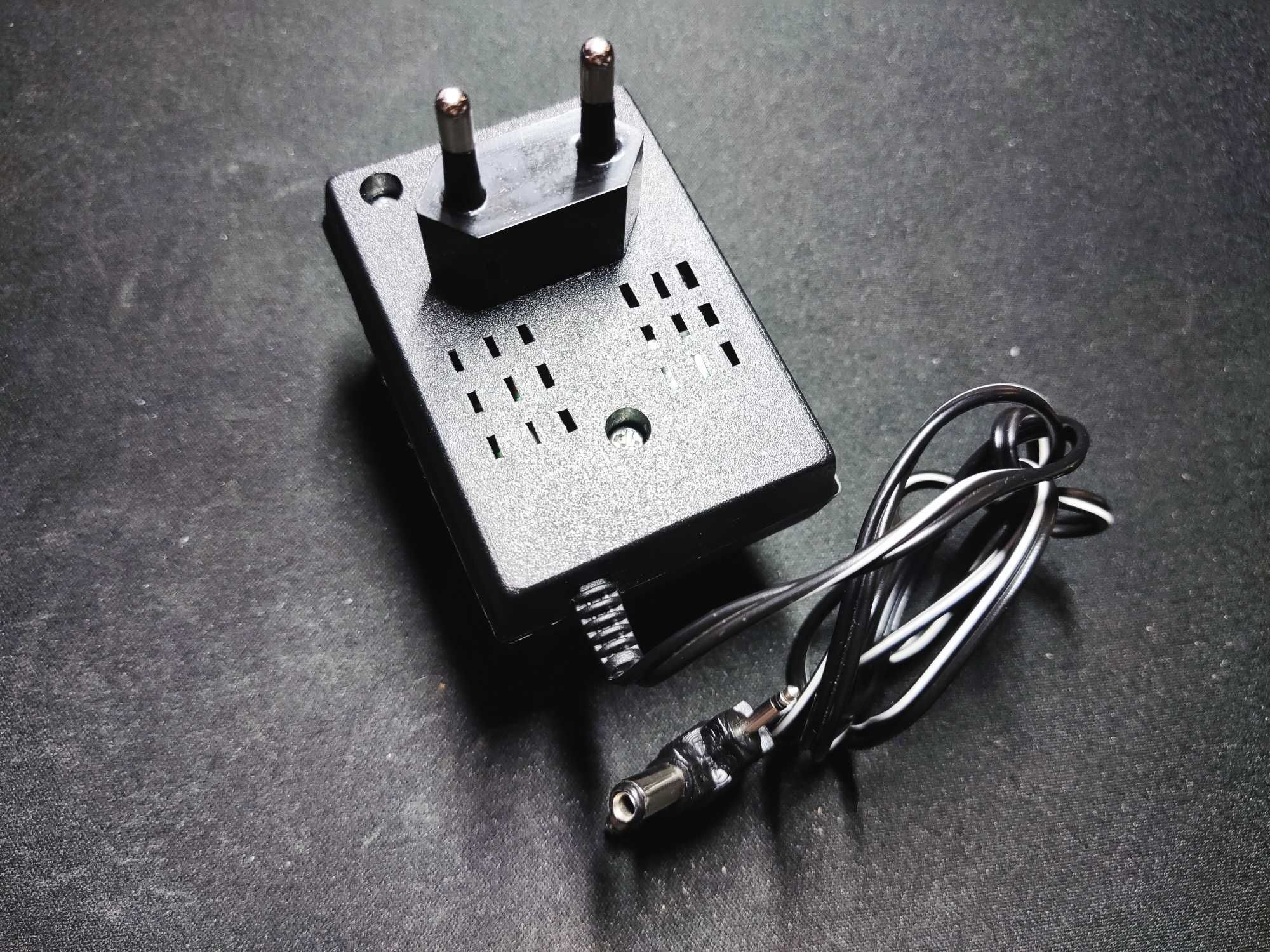 Віддам безкоштовно блоки живлення Run&Teng RT-308 1.5-12V 500mA