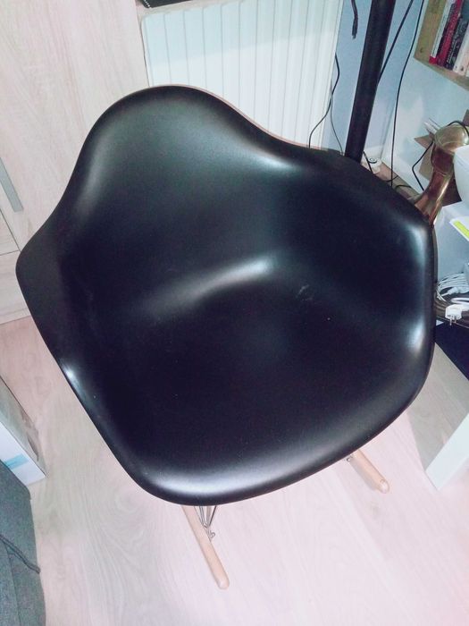 Nowoczesny fotel bujany