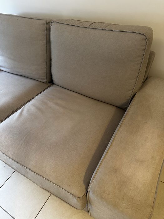 Sofa de dois lugares