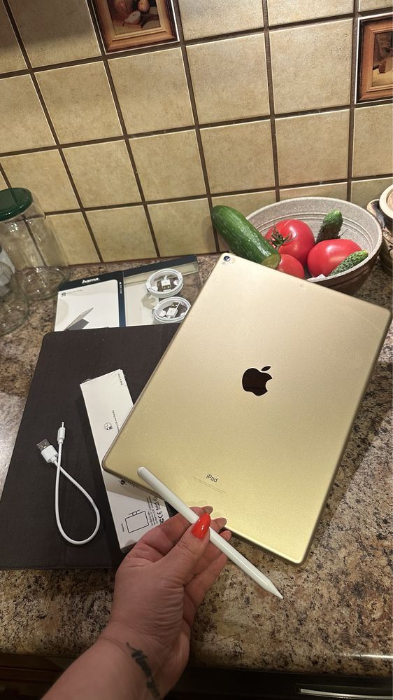 Tablet iPad Apple PRO 12.9” —256gb — Touch ID - PROCREATE