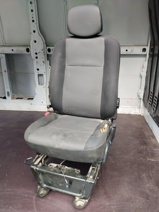 Fotel siedzenie kierowcy Renault Master 2021