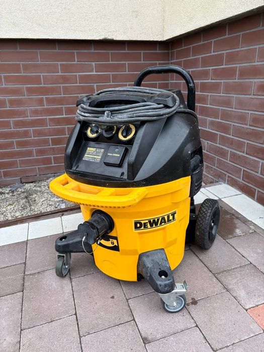 Промисловий пилосос DeWALT DWV902L