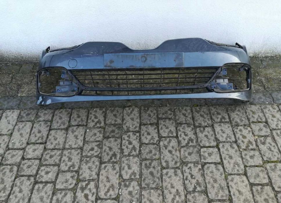 Бампер передний Renault Megane III в цвет рестайлинг оригинал