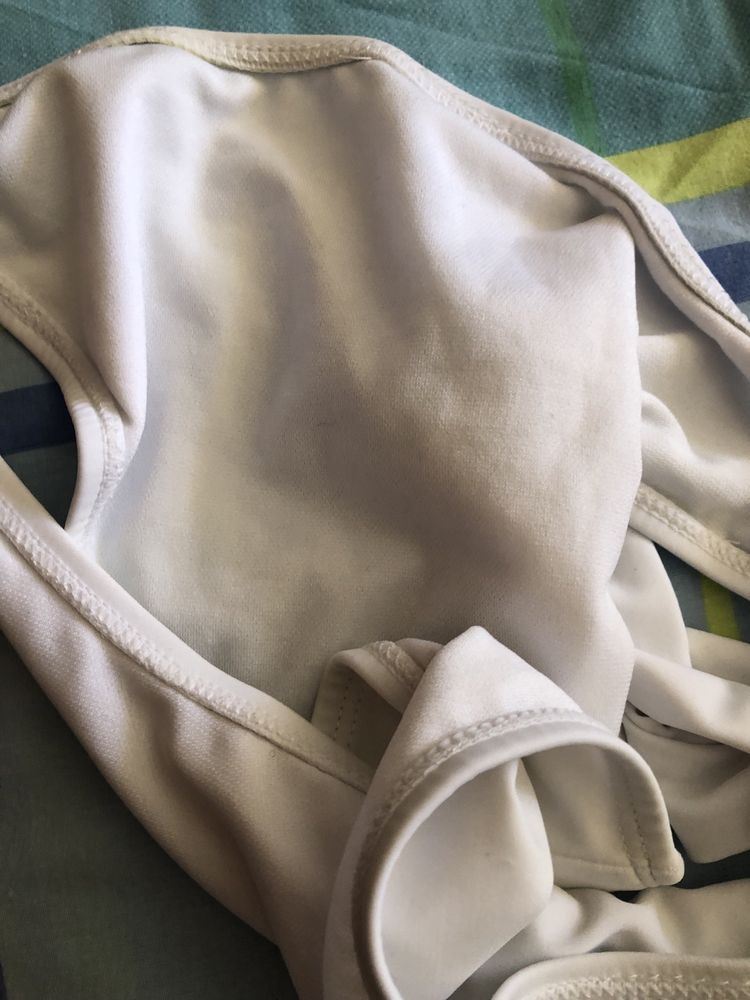 Biquini , cueca lisa aperta com laços, peito crochet novo