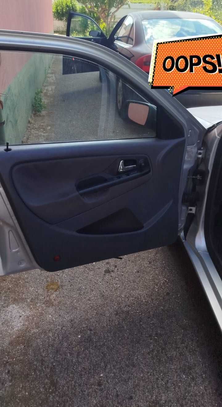 SEAT Ibiza 2000 será  vendido c inspeção feita