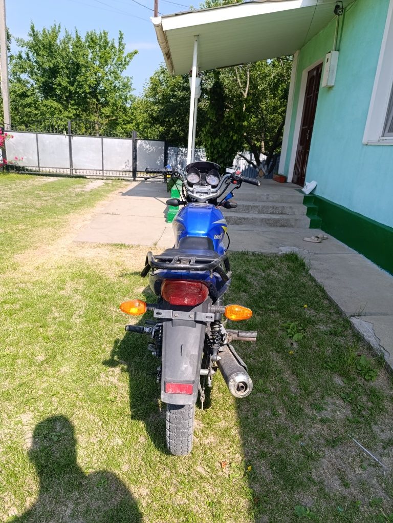 Мотоцикл спарк 200