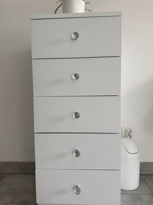 Sprzedam szafkę z szufladami