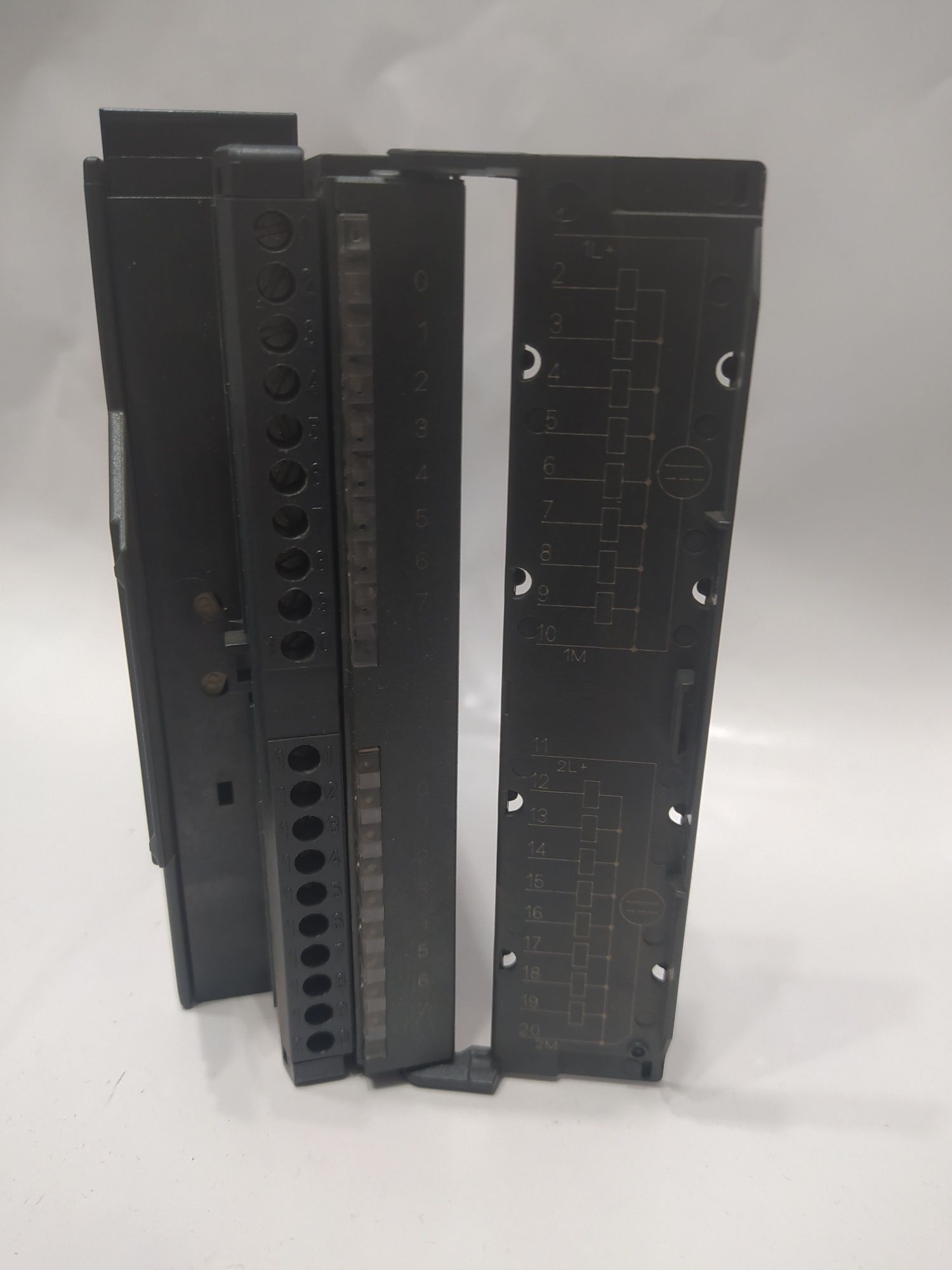 6ES7 322-1BH01-0AA0 siemens simatic s7 300 step7 SM322