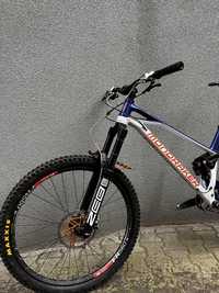 Mondraker superfoxy L (enduro, downhill, specialized, dartmoor, capra)