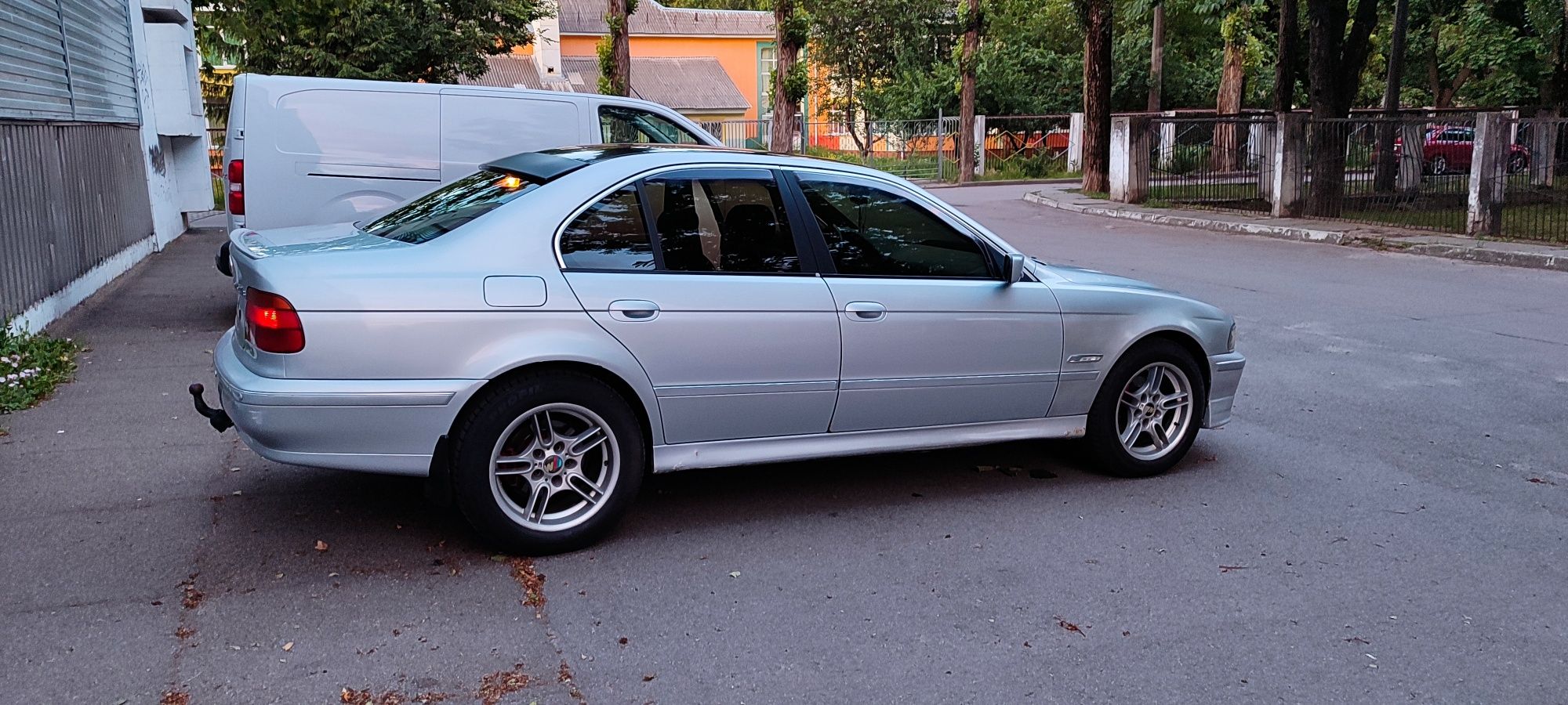 BMW e39 525 tds продам