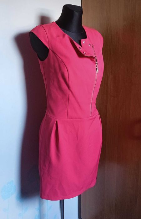 Marconi ładnie uszyta czerwona sukienka r. 36/38