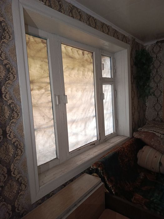 Дача ЗАЗ поряд із зупинкою.