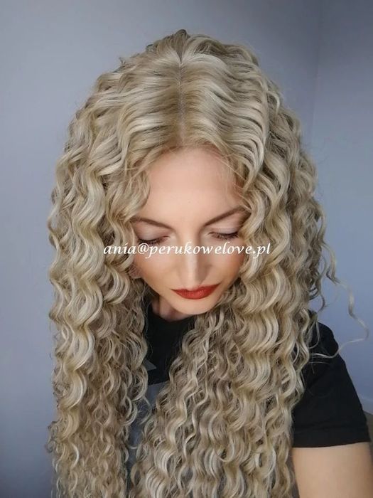 Peruka LACE FRONT blond z refleksami afro loki włosy jak naturalne