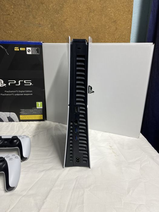 Продам Sony Playstation 5