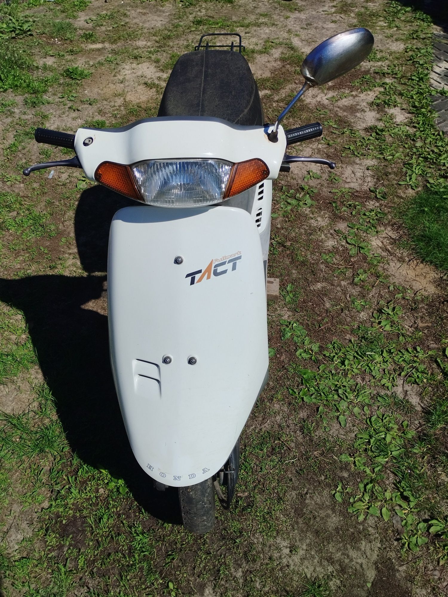 Скутер Honda tact 16