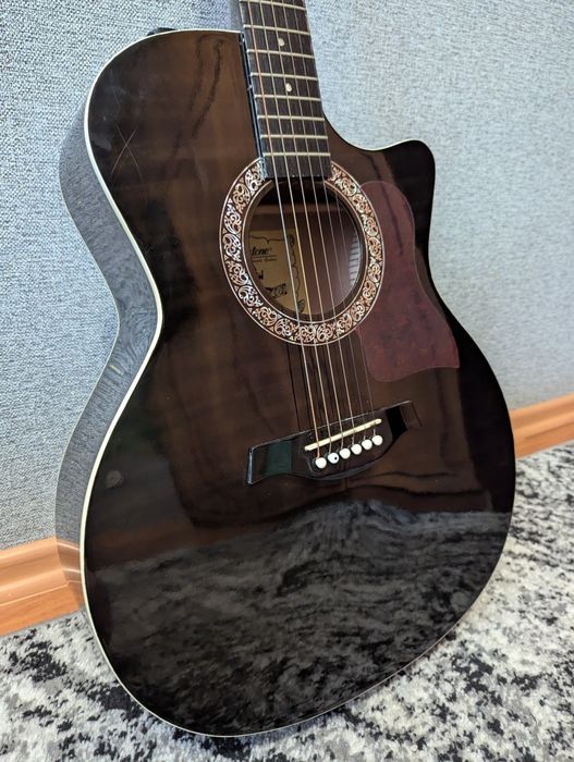 Акустична гітара Maxtone WGC-400TBK