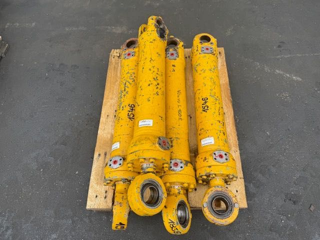 volvo l 180 e siłownik hydrauliczny skrętu