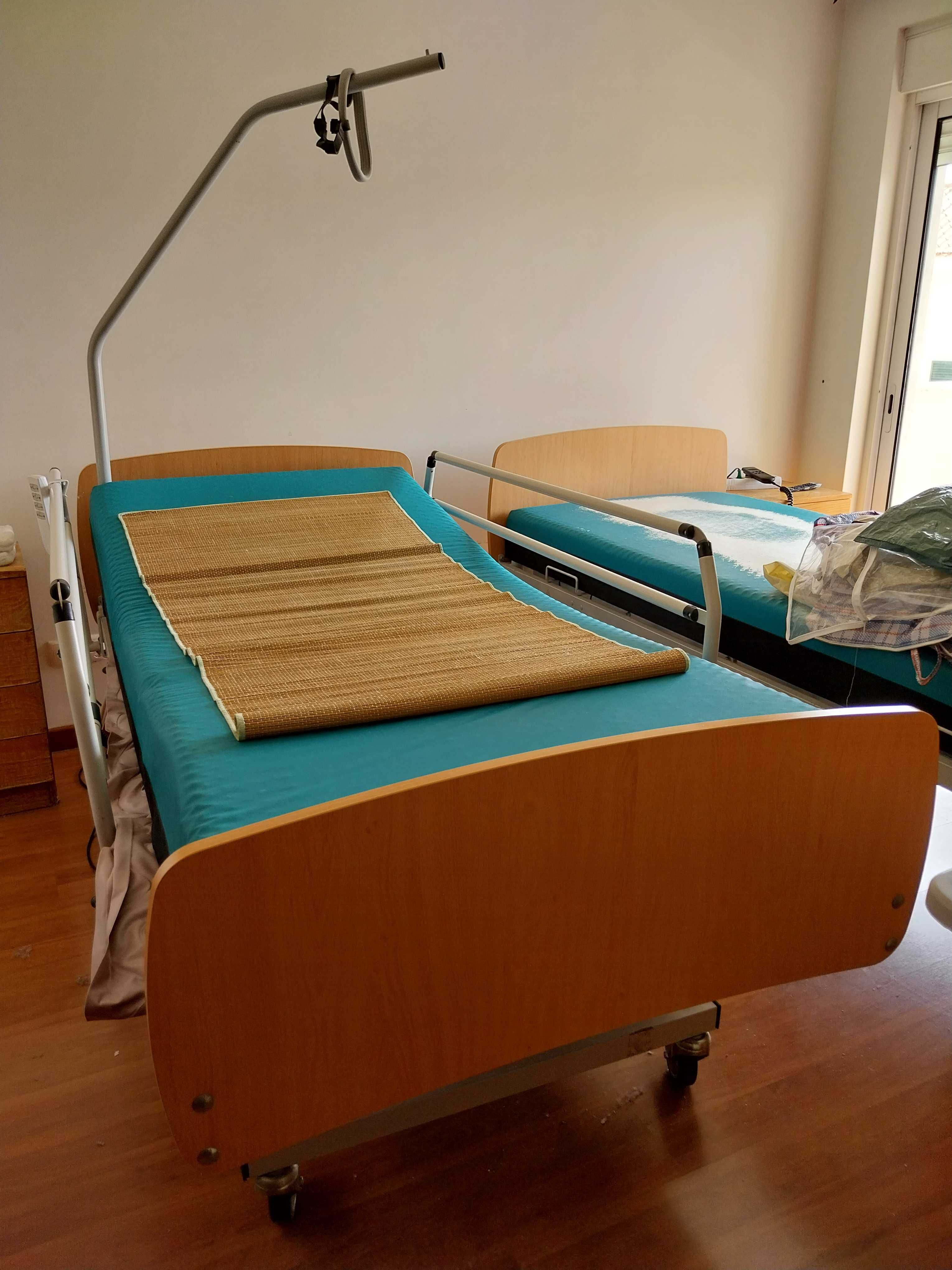 Cama articulada elétrica elevatória, com comando - JMS Hospitalar
