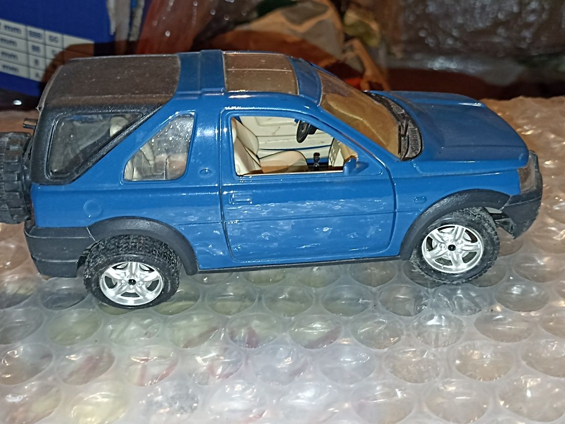 Stary vintage Burago Modell Land Rover Freelander (1:24)
12 € VB