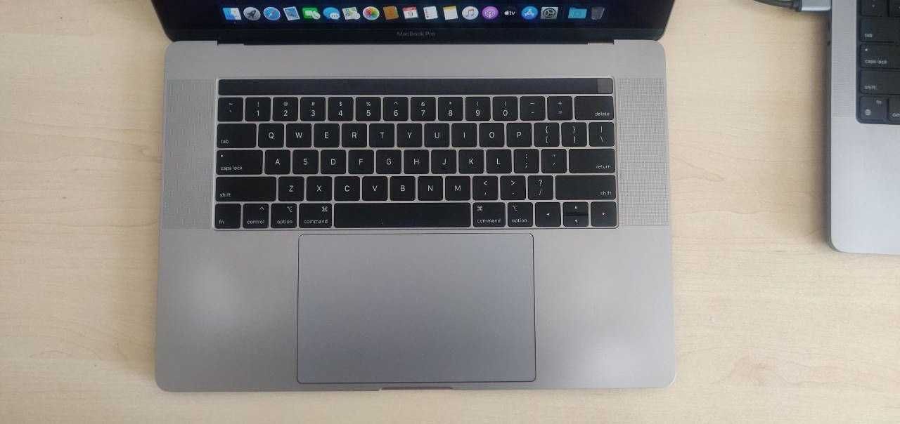 Macbook Pro MR932 2018 i7/16Gb/256Gb