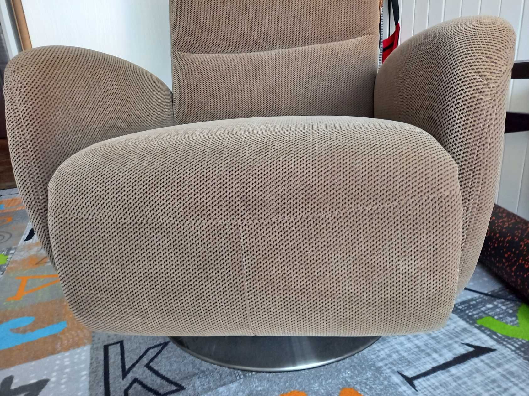 Elektryczny fotel obrotowy z funkcja relaksu, model AROSA