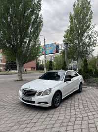 Mercedes 212 2011год