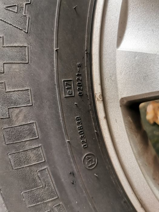 Alufelgi założone opony R16 zimowe