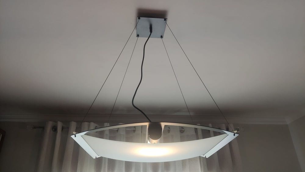 Candeeiro de teto com lâmpada