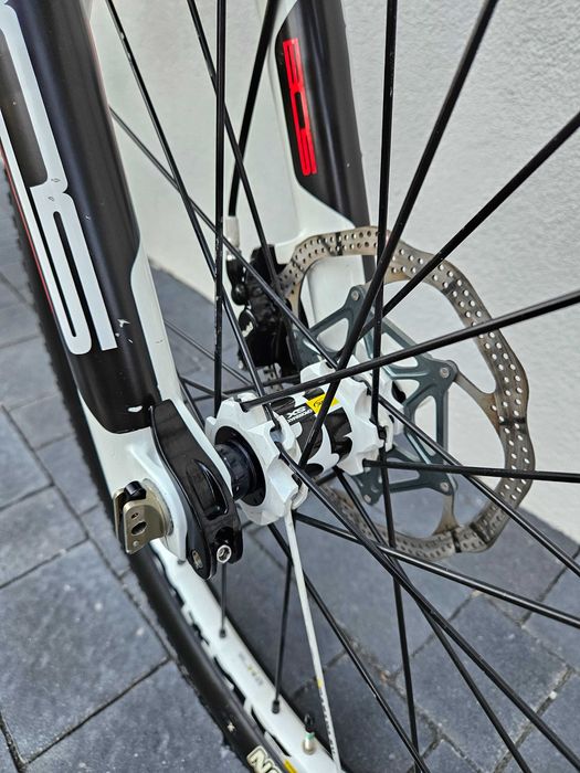 YT Play slope dirt BOS Saint X0