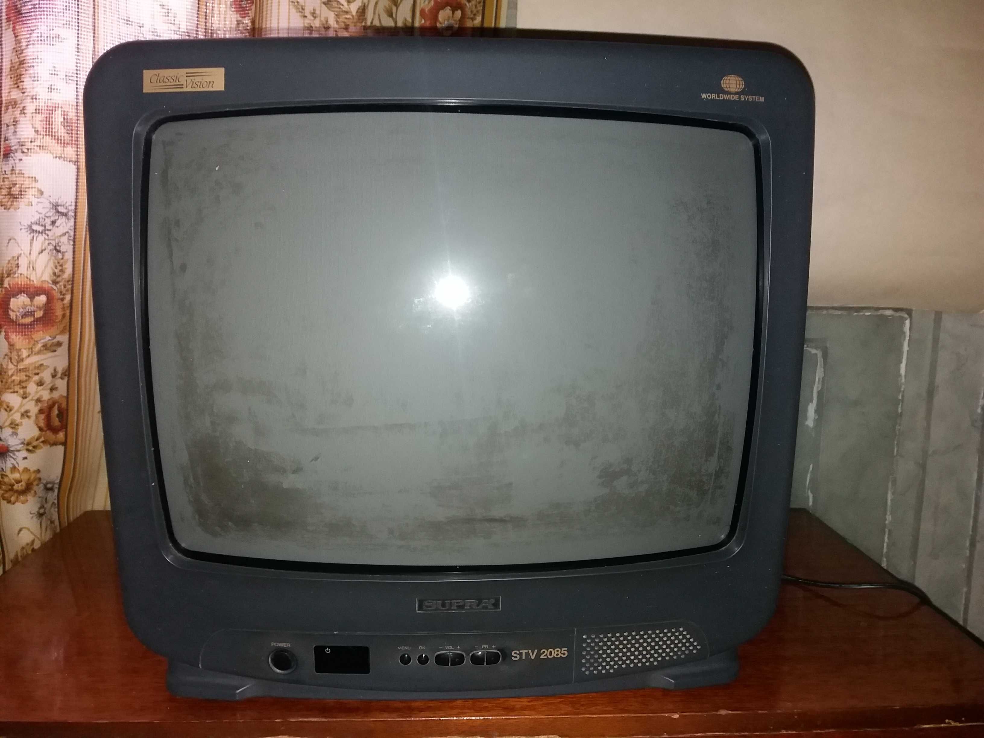 Телевизор  SUPRA                            .