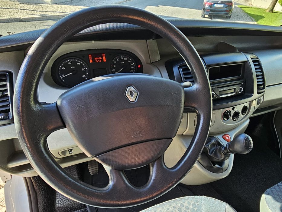 Vendo Renault trafic com apenas 36 mil km reais está como nova