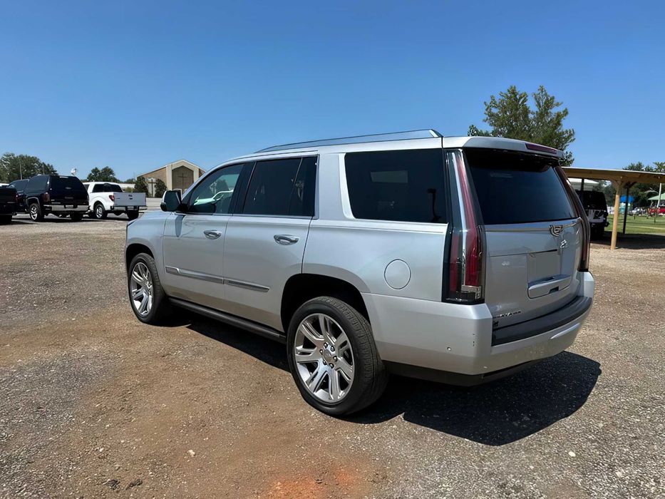 Cadillac Escalade      2017