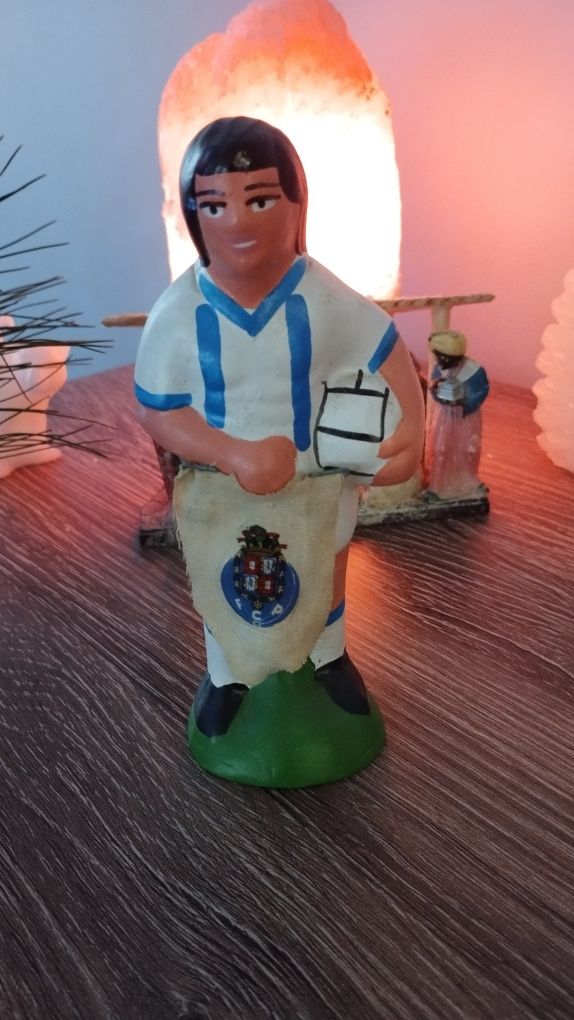 Boneco antigo, puxa o fio...