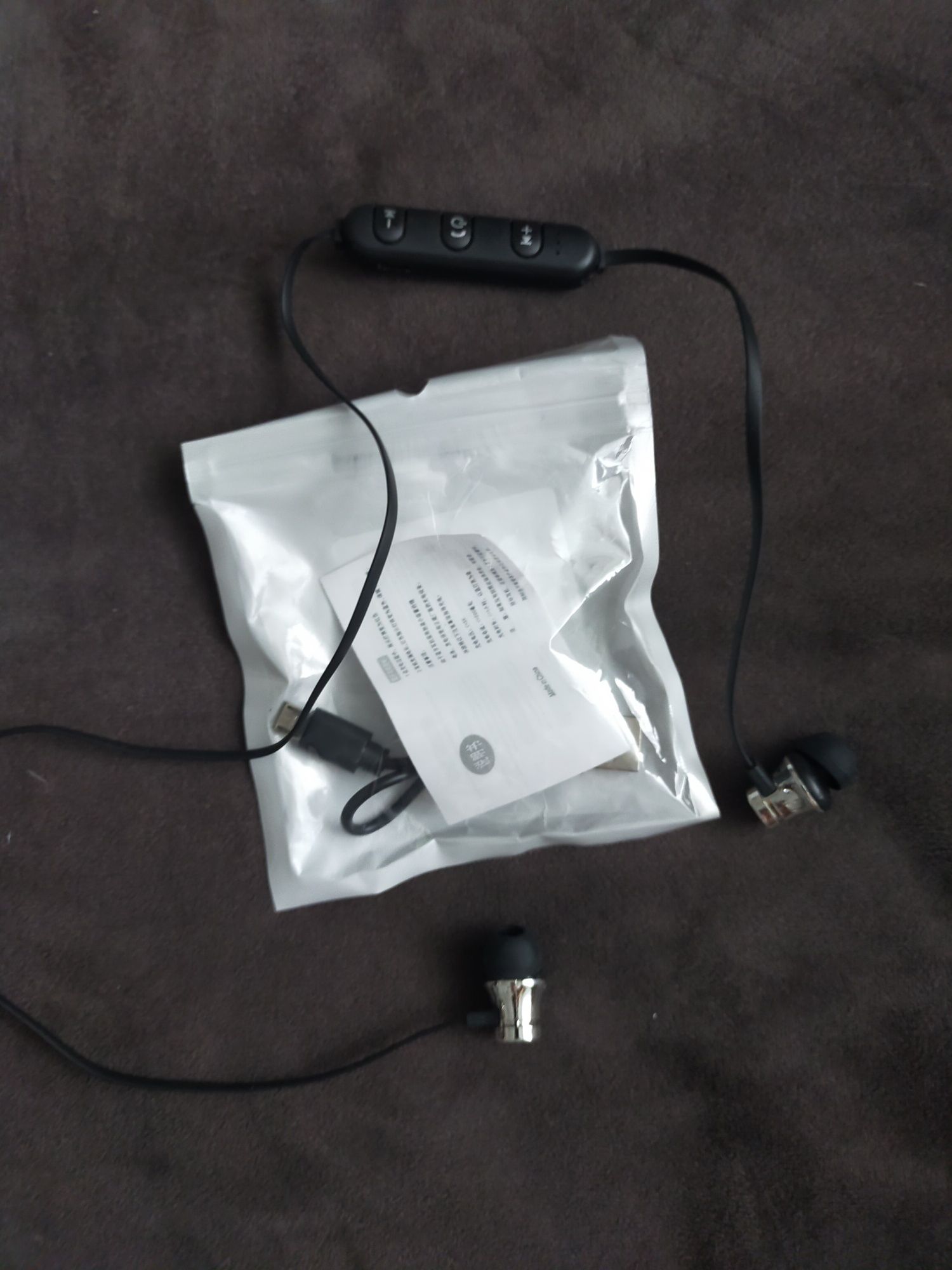 Sprzedam słuchawki bluetooth.