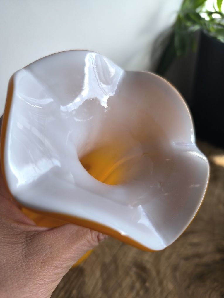 Jarra laranja vintage em forma de flor