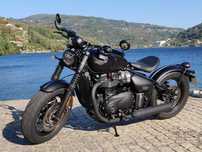 Triumph Bobber Black