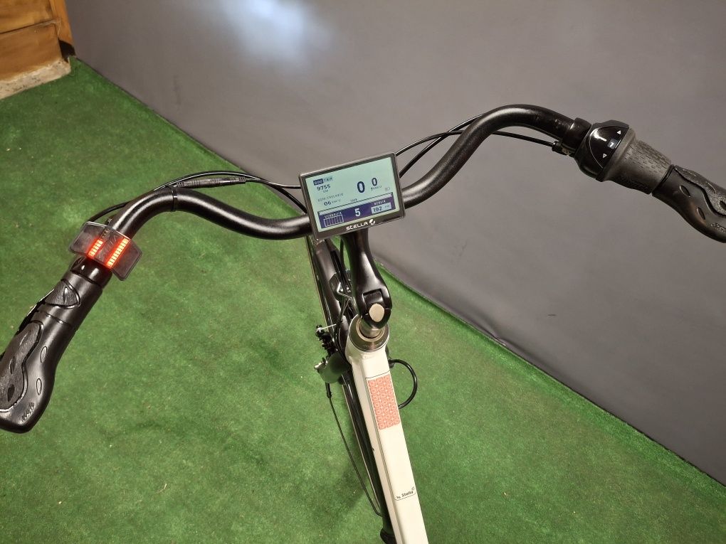 Rower elektryczny GLOW by Stella..rama 53.. bateria 14.5 Ah..522 Wh..