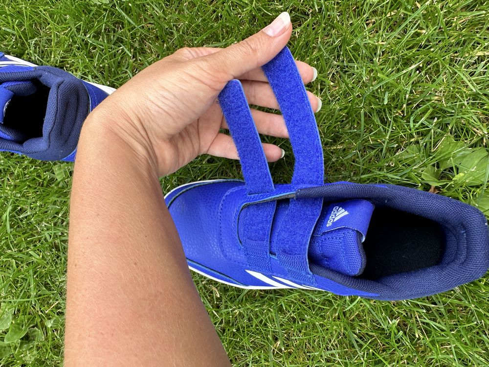 Продам кросовкі Adidas оригінал 33р.